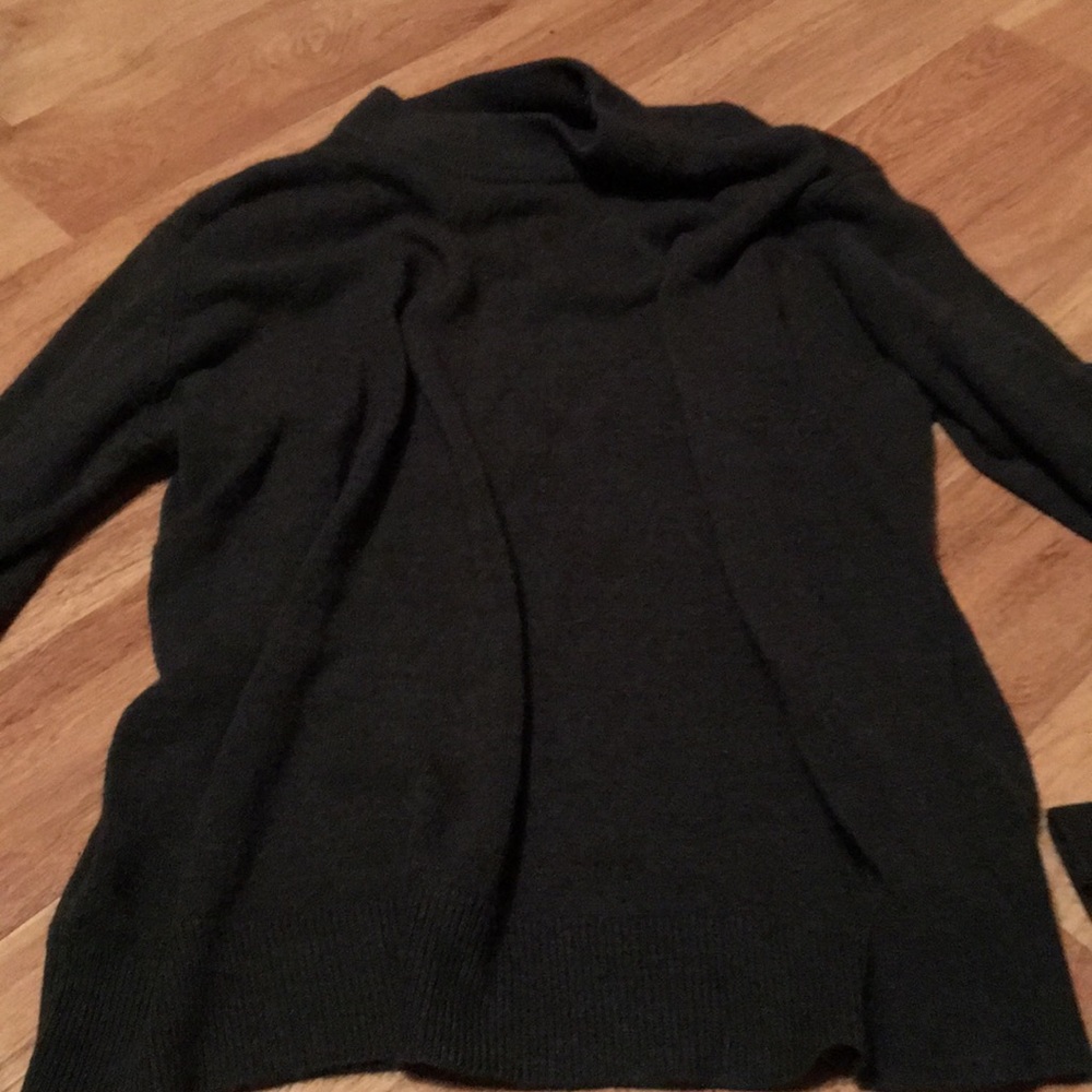 Grey sweater, turtle neck, very soft